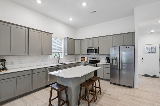 822 Lando Creek Drive, Kokomo, IN 46902