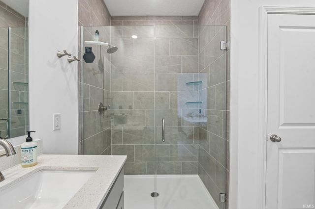 822 Lando Creek Drive, Kokomo, IN 46902