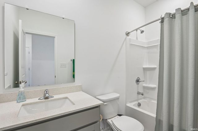822 Lando Creek Drive, Kokomo, IN 46902
