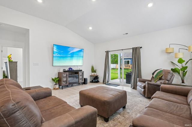 822 Lando Creek Drive, Kokomo, IN 46902