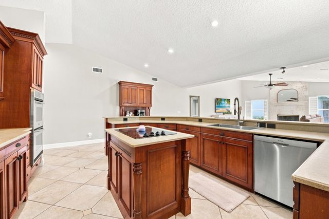 16644 122nd Drive N, Jupiter, FL 33478