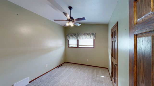 2905 2nd Ave SW, Minot, ND 58701