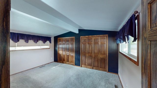 2905 2nd Ave SW, Minot, ND 58701