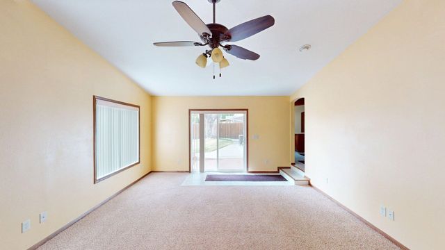 2905 2nd Ave SW, Minot, ND 58701