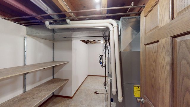 2905 2nd Ave SW, Minot, ND 58701