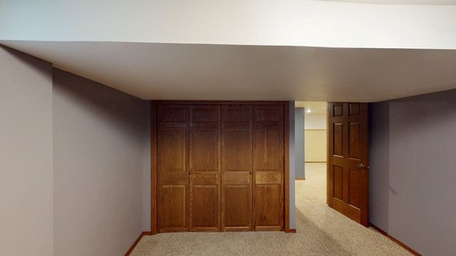 2905 2nd Ave SW, Minot, ND 58701