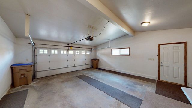 2905 2nd Ave SW, Minot, ND 58701