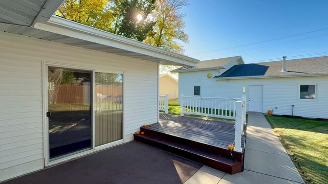 2905 2nd Ave SW, Minot, ND 58701