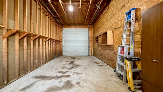 2905 2nd Ave SW, Minot, ND 58701