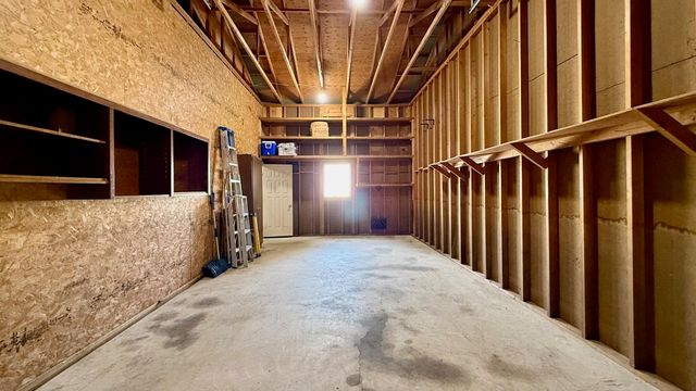 2905 2nd Ave SW, Minot, ND 58701