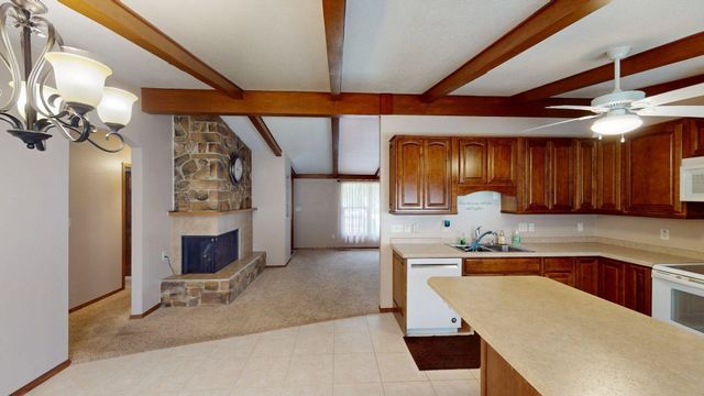 2905 2nd Ave SW, Minot, ND 58701