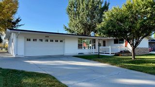 2905 2nd Ave SW, Minot, ND 58701