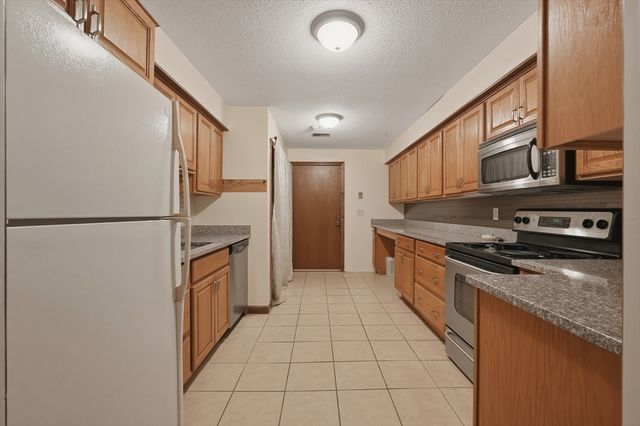 14 Royal Lake Drive 1, Braintree, MA 02184