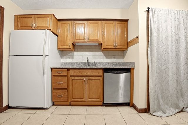 14 Royal Lake Drive 1, Braintree, MA 02184