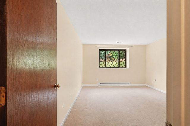 14 Royal Lake Drive 1, Braintree, MA 02184