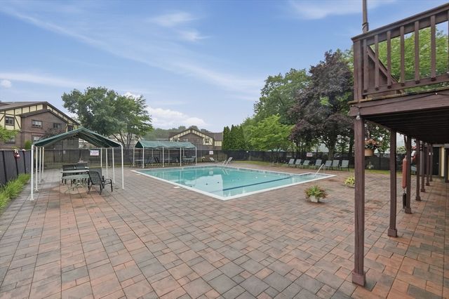 14 Royal Lake Drive 1, Braintree, MA 02184
