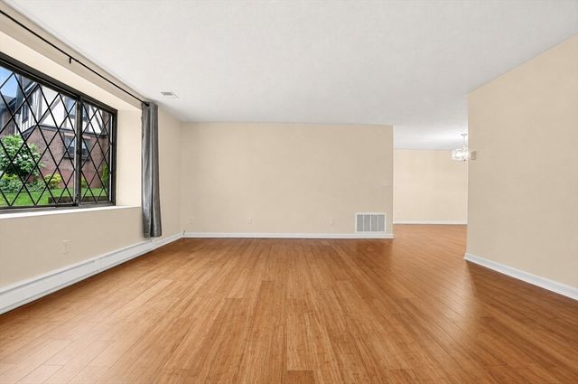 14 Royal Lake Drive 1, Braintree, MA 02184