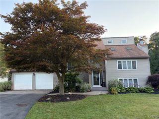 412 Weatheridge Drive, Camillus, NY 13031