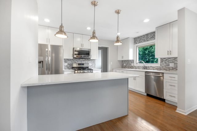 8612 Hohman Avenue, Munster, IN 46321