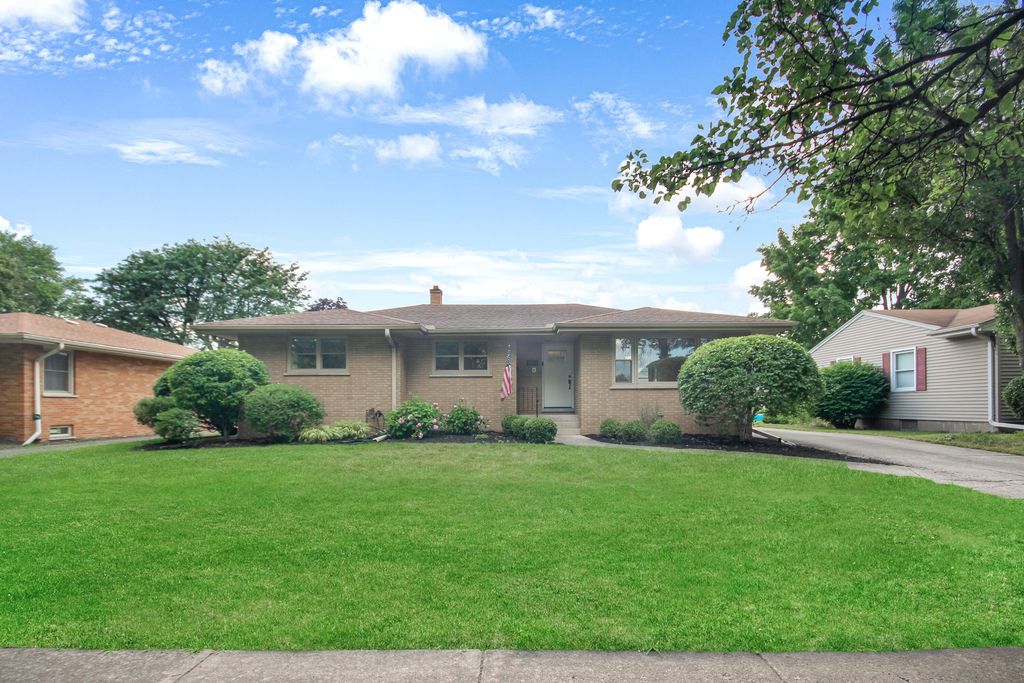 8612 Hohman Avenue, Munster, IN 46321