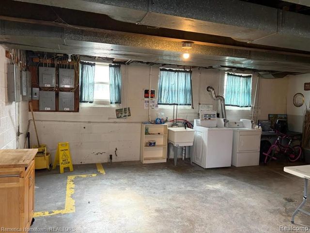 21304 Ontaga Street, Farmington Hills, MI 48336