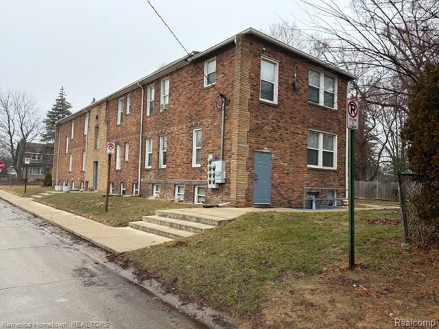 21304 Ontaga Street, Farmington Hills, MI 48336