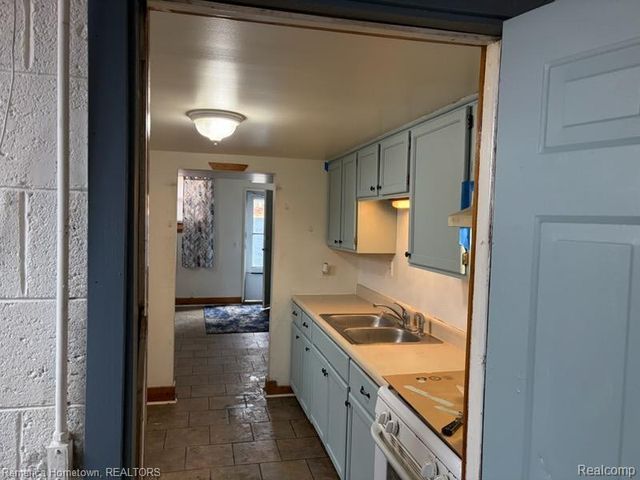 21304 Ontaga Street, Farmington Hills, MI 48336