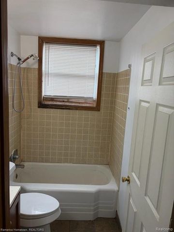 21304 Ontaga Street, Farmington Hills, MI 48336