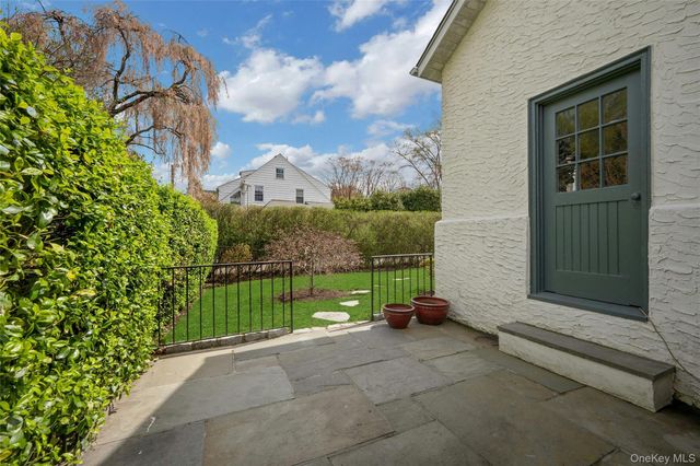 5 Witherbee Avenue, Pelham, NY 10803