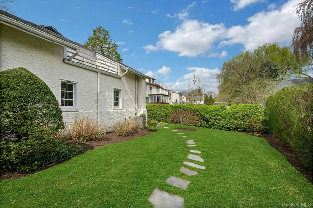 5 Witherbee Avenue, Pelham, NY 10803