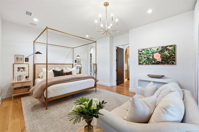 806 Thomasson Drive, Dallas, TX 75208