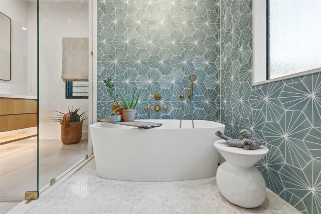 806 Thomasson Drive, Dallas, TX 75208