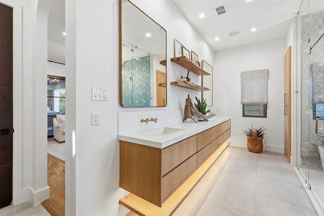 806 Thomasson Drive, Dallas, TX 75208