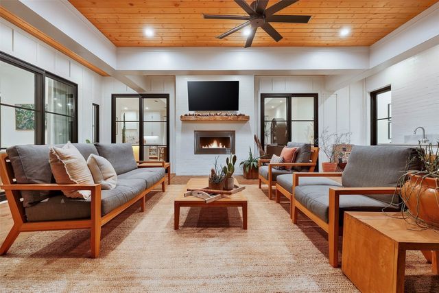 806 Thomasson Drive, Dallas, TX 75208