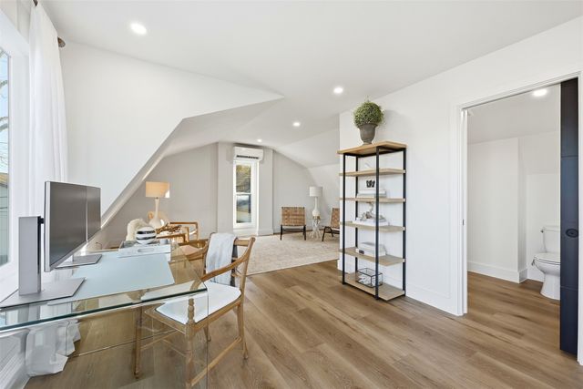 806 Thomasson Drive, Dallas, TX 75208