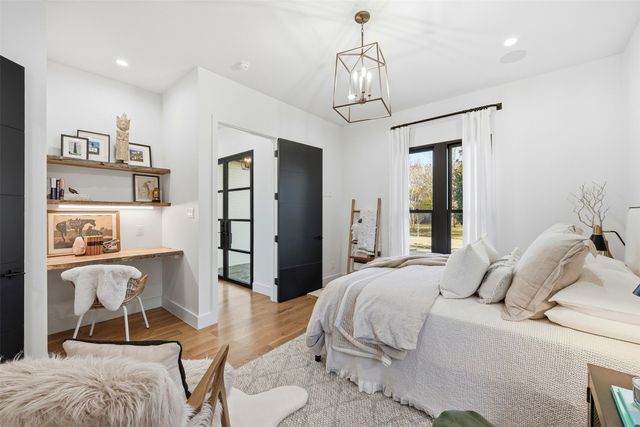 806 Thomasson Drive, Dallas, TX 75208