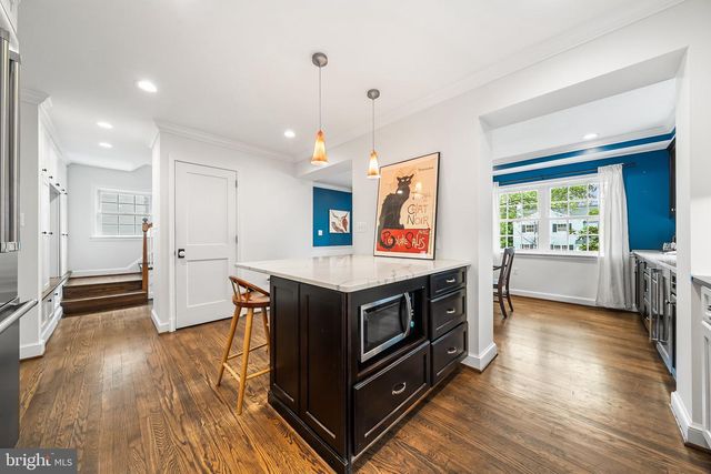 211 W GREENWAY BLVD W, Falls Church, VA 22046