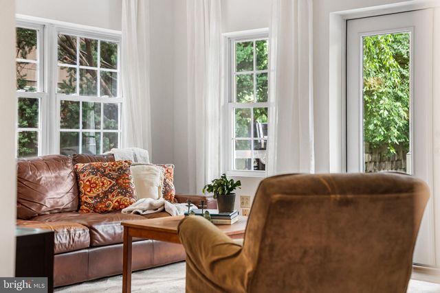 211 W GREENWAY BLVD W, Falls Church, VA 22046