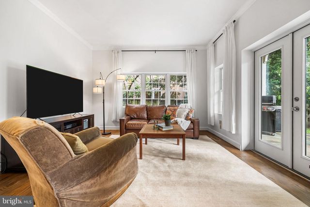 211 W GREENWAY BLVD W, Falls Church, VA 22046