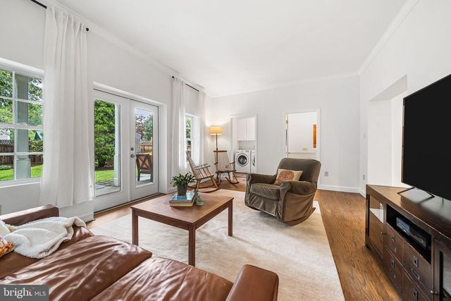211 W GREENWAY BLVD W, Falls Church, VA 22046