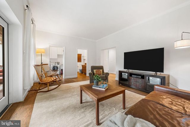 211 W GREENWAY BLVD W, Falls Church, VA 22046