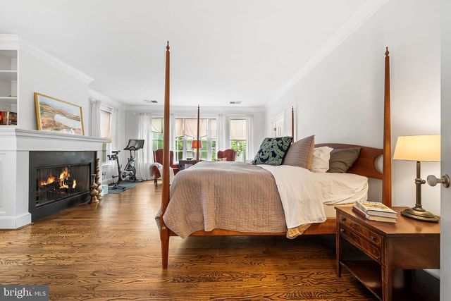 211 W GREENWAY BLVD W, Falls Church, VA 22046