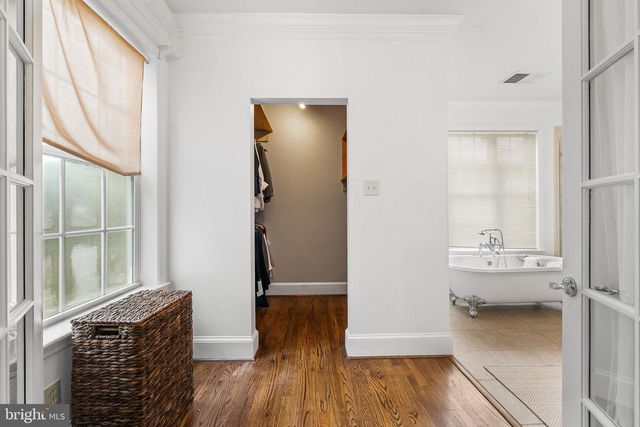 211 W GREENWAY BLVD W, Falls Church, VA 22046
