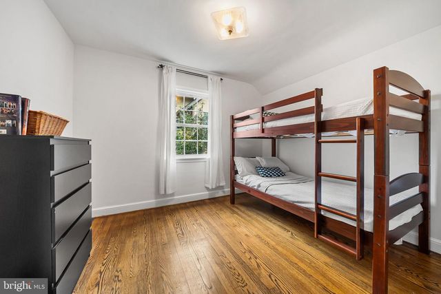 211 W GREENWAY BLVD W, Falls Church, VA 22046