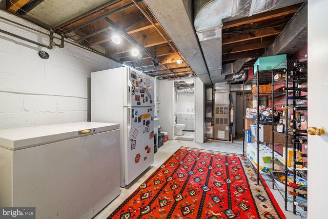 211 W GREENWAY BLVD W, Falls Church, VA 22046