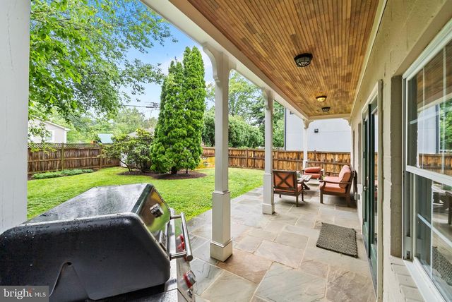211 W GREENWAY BLVD W, Falls Church, VA 22046