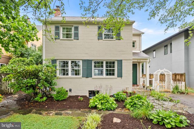 211 W GREENWAY BLVD W, Falls Church, VA 22046