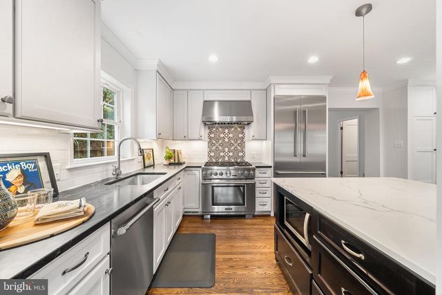 211 W GREENWAY BLVD W, Falls Church, VA 22046