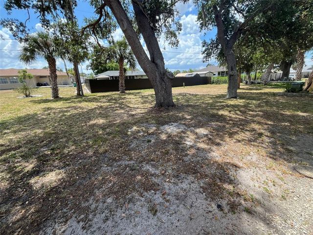 671 SPRING LAKE BOULEVARD NW, Port Charlotte, FL 33952