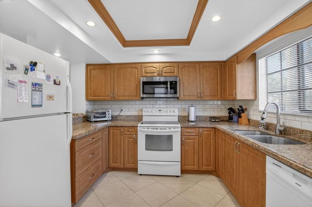 15694 Loch Maree Lane, Delray Beach, FL 33446